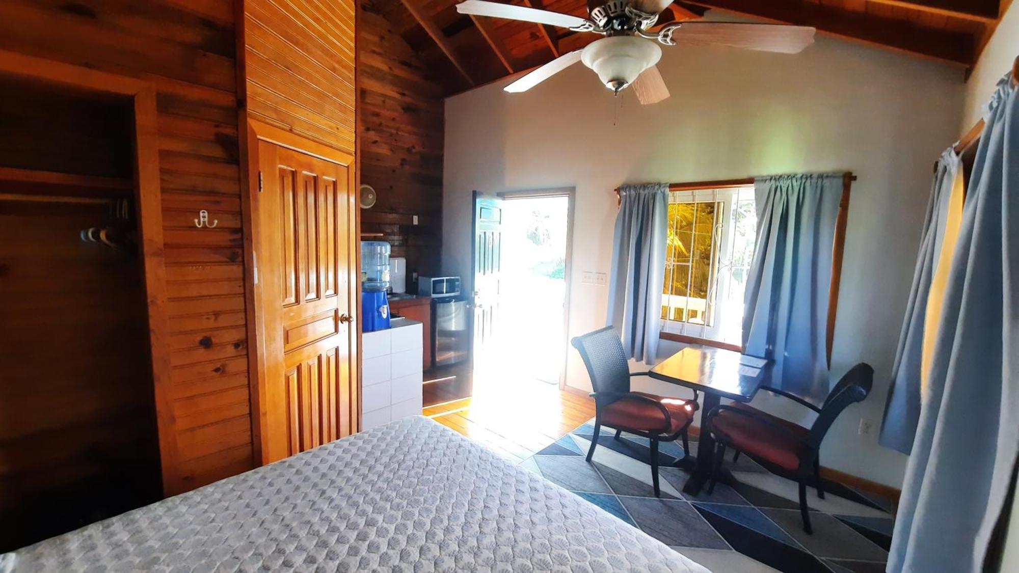 Guava Grove Resort & Villas Sandy Bay Quarto foto